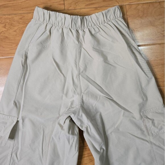 Lululemon Light Utilitech Cargo Pocket High-Rise Pant in Natural Ivory Size 24 - Picture 11 of 12